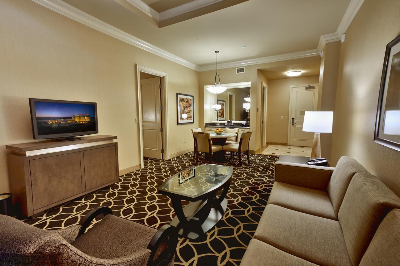 Hollywood Casino St. Louis Hotel Maryland Heights Exterior photo